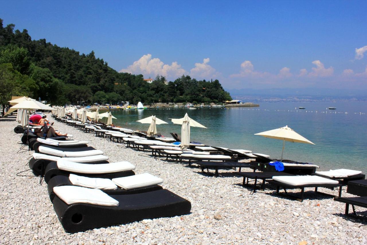 Apartments By The Sea Medveja, Opatija - 7720 لوفغان المظهر الخارجي الصورة