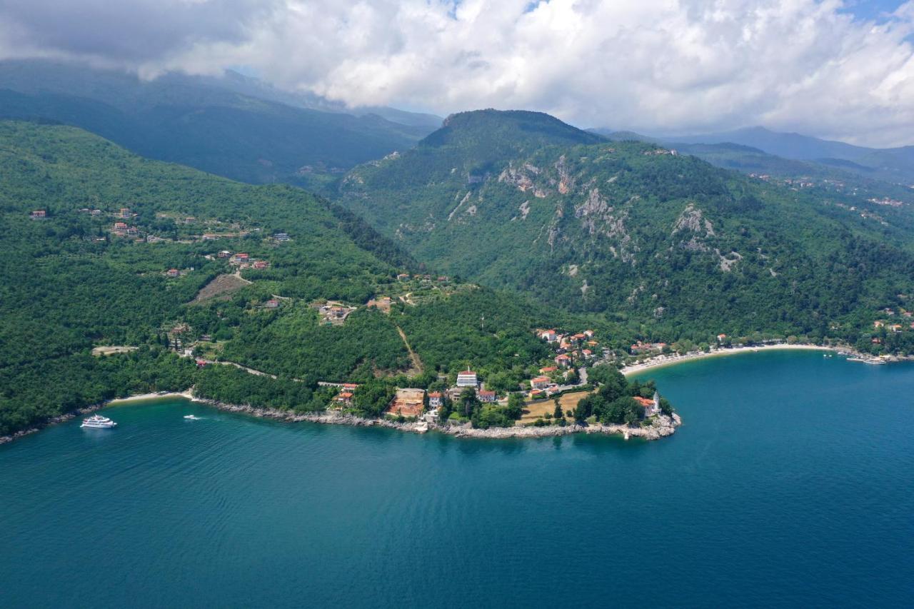 Apartments By The Sea Medveja, Opatija - 7720 لوفغان المظهر الخارجي الصورة