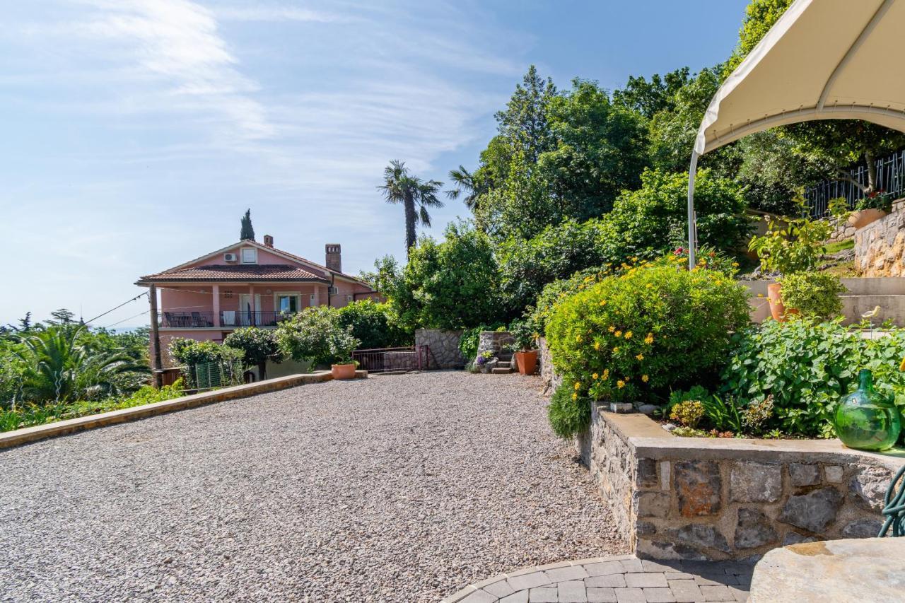 Apartments By The Sea Medveja, Opatija - 7720 لوفغان المظهر الخارجي الصورة