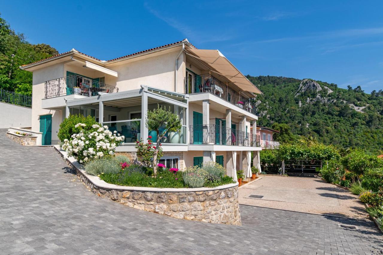 Apartments By The Sea Medveja, Opatija - 7720 لوفغان المظهر الخارجي الصورة
