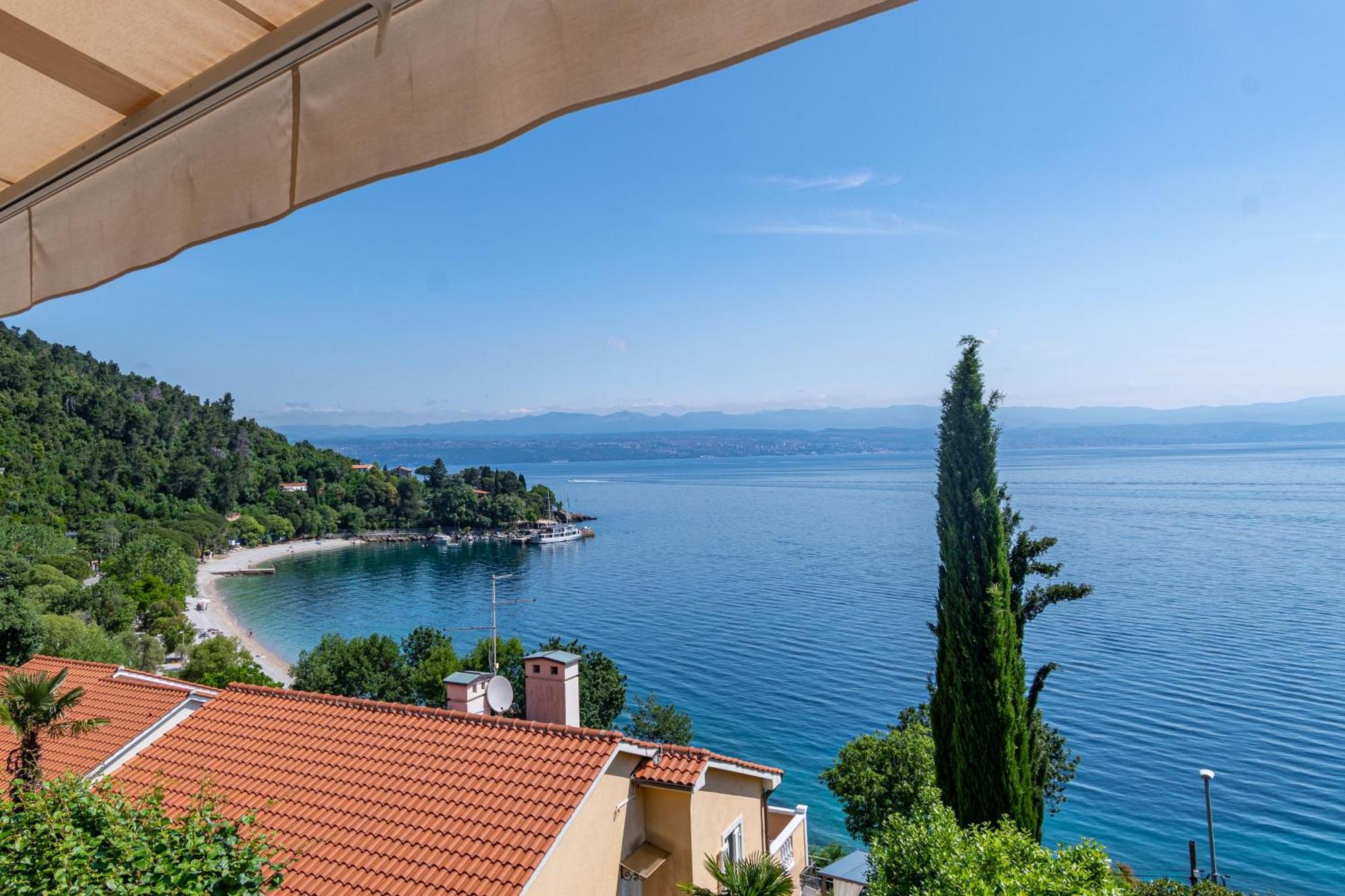 Apartments By The Sea Medveja, Opatija - 7720 لوفغان المظهر الخارجي الصورة