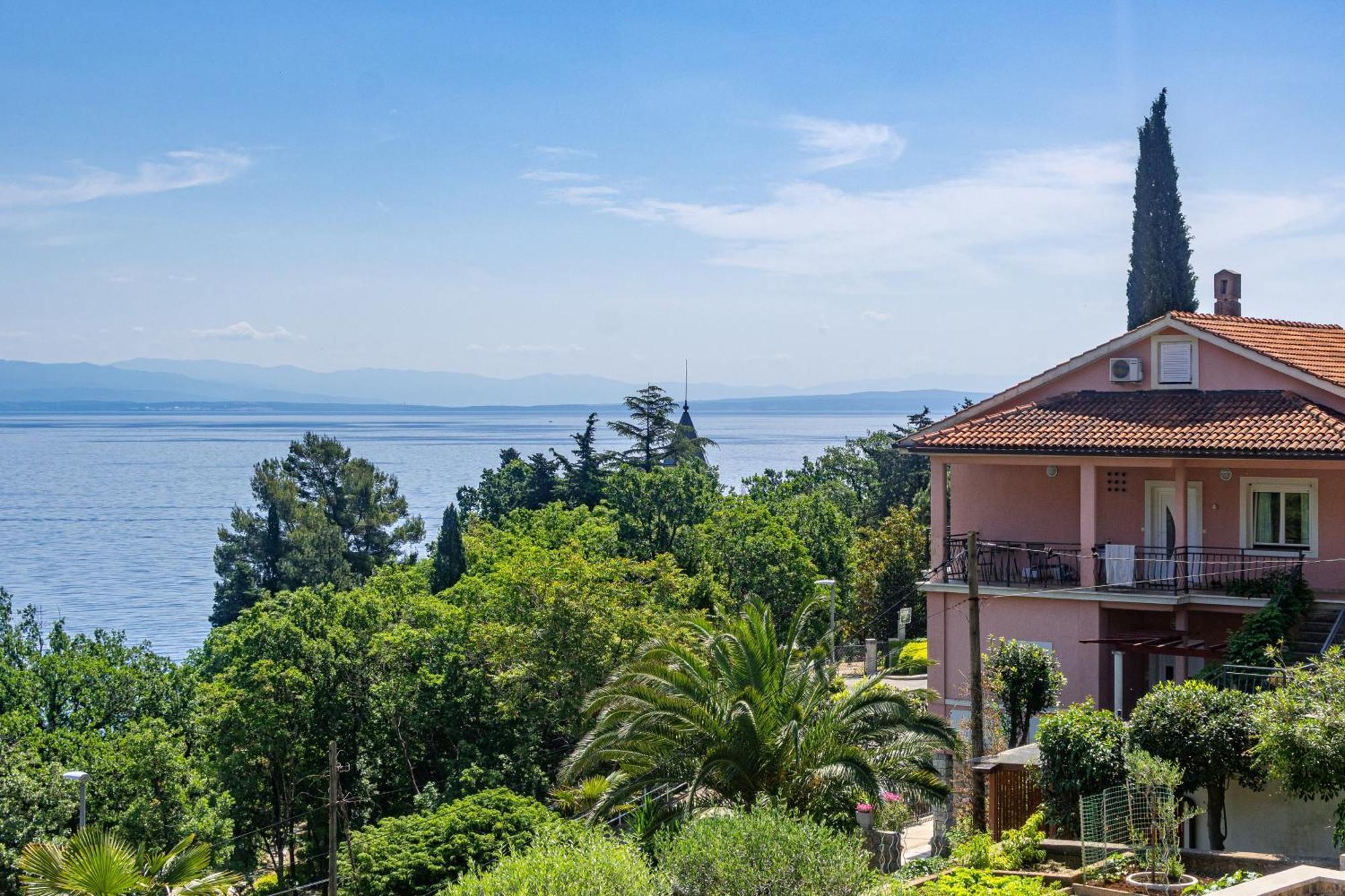 Apartments By The Sea Medveja, Opatija - 7720 لوفغان المظهر الخارجي الصورة