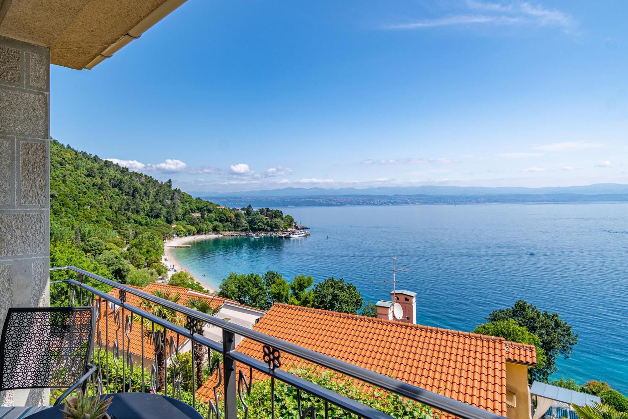 Apartments By The Sea Medveja, Opatija - 7720 لوفغان المظهر الخارجي الصورة