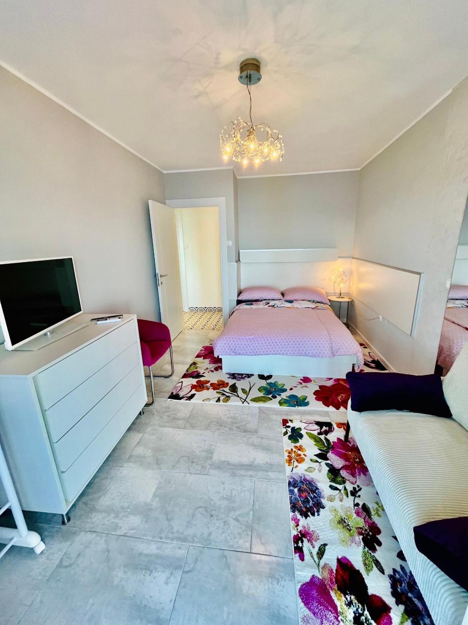 Apartments By The Sea Medveja, Opatija - 7720 لوفغان الغرفة الصورة