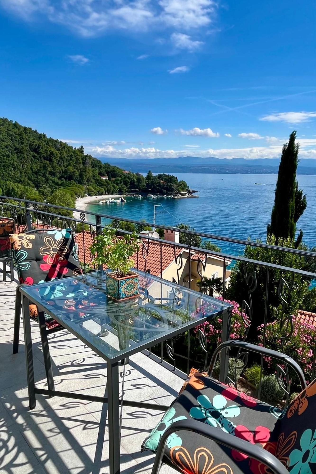Apartments By The Sea Medveja, Opatija - 7720 لوفغان المظهر الخارجي الصورة